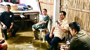 Momen Prabowo Cek Banjir Bekasi hingga Buka Puasa di Rumah Warga