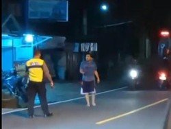 Viral Pria Ngamuk Bawa Golok di Jalanan Wonosobo, Ternyata Mabuk Miras