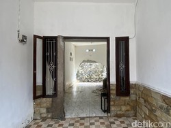 Detik-detik Rumah Warga Depok Jebol Akibat Banjir, Pemilik Dengar Ledakan