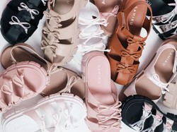 Perempuan Berkarya, Kisah Owner Sahiku Shoes Kembangkan Bisnis di Shopee