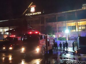 Ruang di Lantai 3 Polda Banten Sempat Terbakar, Api Sudah Padam