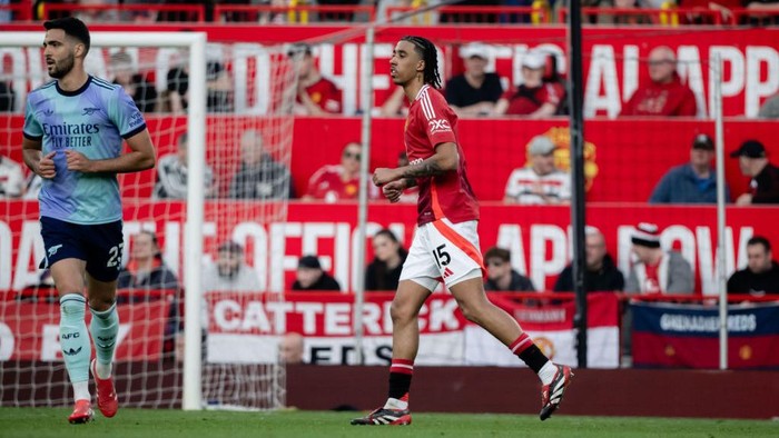 MANCHESTER, ENGLAND - MARCH 09: Leny Yoro of Manchester United in action during the Premier League match between Manchester United FC and Arsenal FC at Old Trafford on March 09, 2025 in Manchester, England. (Photo by Ash Donelon/Manchester United via Getty Images)