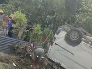 Kecelakaan Mobil Vs Motor di Mare Bone, 1 Orang Tewas di Tempat Kecelakaan Mobil Vs Motor di Mare Bone, 1 Orang Tewas di Tempat