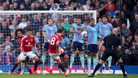 Bruno Fernandes - Manchester United: 2 gol dari direct free kick. Foto: Getty Images/Sportsphoto/Allstar