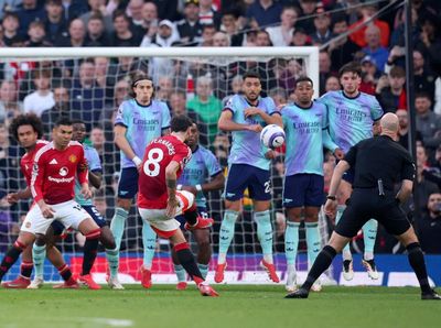 8 Pencetak Gol Free Kick EPL Musim Ini, Bruno Fernandes Teratas