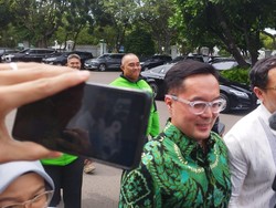 Bos GOTO Merapat ke Istana, Bahas THR Ojol?