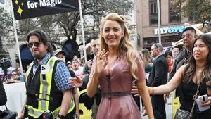 Foto: Blake Lively Berpose di Karpet Merah, Diprotes Pendukung Justin Baldoni