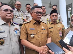Pemprov Banten Segera Angkut Sampah di Pantai Labuan yang Kembali Menumpuk Pemprov Banten Segera Angkut Sampah di Pantai Labuan yang Kembali Menumpuk