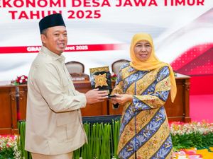 Khofifah Ajak Bupati/Wali Kota Tuntaskan RDTR untuk Dongkrak Investasi Khofifah Ajak Bupati/Wali Kota Tuntaskan RDTR untuk Dongkrak Investasi