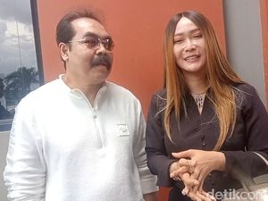 Inul Daratista Cerita Pengalaman Cium Kabah saat Umrah Inul Daratista Cerita Pengalaman Cium Kabah saat Umrah