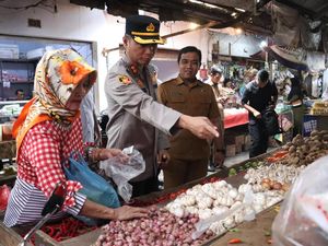 Sidak Pasar Pekan Kedua Ramadan, Ini Temuan Kapolres Mojokerto Kota Sidak Pasar Pekan Kedua Ramadan, Ini Temuan Kapolres Mojokerto Kota