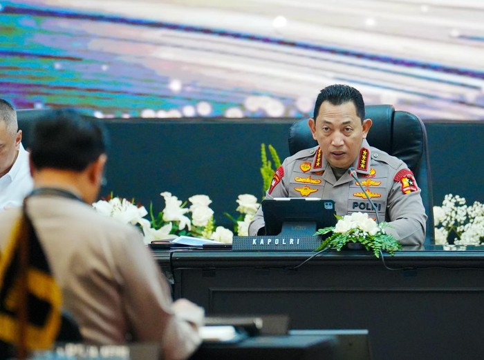 Kapolri Kenalkan Tagline Mudik Aman-Keluarga Nyaman hingga Hotline 110 Polri