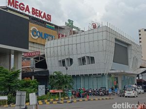 Mal Mega Bekasi Tutup Usai Terendam Banjir, Begini Kondisinya Mal Mega Bekasi Tutup Usai Terendam Banjir, Begini Kondisinya