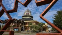 Melihat Masjid dengan Kubah Unik di Aceh