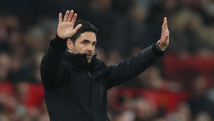 Mikel Arteta Soccer Football - Premier League - Manchester United v Arsenal - Old Trafford, Manchester, Britain - March 9, 2025 Arsenal manager Mikel Arteta REUTERS/Phil Noble EDITORIAL USE ONLY. NO USE WITH UNAUTHORIZED AUDIO, VIDEO, DATA, FIXTURE LISTS, CLUB/LEAGUE LOGOS OR LIVE SERVICES. ONLINE IN-MATCH USE LIMITED TO 120 IMAGES, NO VIDEO EMULATION. NO USE IN BETTING, GAMES OR SINGLE CLUB/LEAGUE/PLAYER PUBLICATIONS. PLEASE CONTACT YOUR ACCOUNT REPRESENTATIVE FOR FURTHER DETAILS..