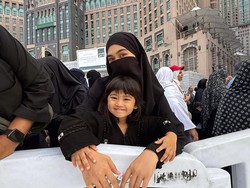 Ria Ricis Akan Berangkatkan Umrah 20 Karyawan yang Setia