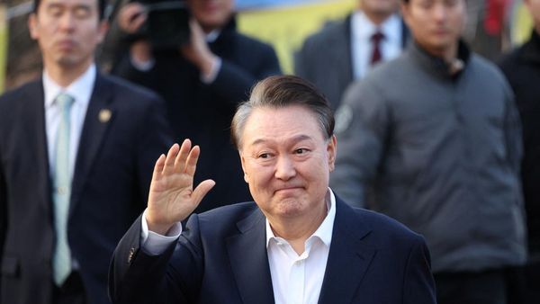 Momen Presiden Korsel Yoon Suk Yeol Bebas dari Penjara