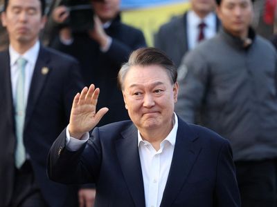 Momen Presiden Korsel Yoon Suk Yeol Bebas dari Penjara