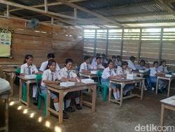 Cerita Siswa-Guru SMKN 1 Gido di Nias: Bangunan dari Papan, Hujan Tak Belajar