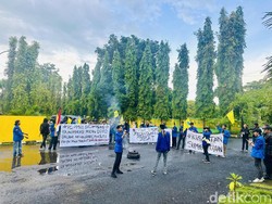 Mahasiswa Desak Dirut RSUD Latemmamala Soppeng Dicopot Imbas Pelayanan Buruk