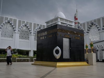 Potret Masjid Terbesar yang Ada di Pusat Perbelanjaan