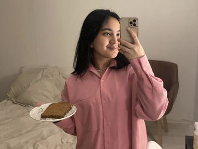 Rachel Amanda Bikin Sandwich hingga Jajan di Pasar Amsterdam