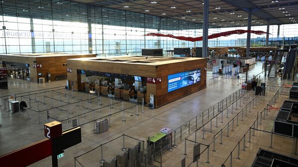 Sepi Sunyi Bandara di Jerman Saat Petugas Mogok Kerja