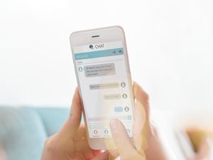 10 Contoh Teks Undangan Bukber Lewat WA yang Simpel, Resmi, hingga Lucu