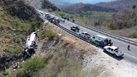 11 Orang Tewas gegara Bus Masuk Jurang di Meksiko
