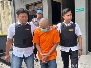 Kejam! Ayah di Mojokerto Siksa Anak Tiri, Dicambuk hingga Dipukul Rantai Kejam! Ayah di Mojokerto Siksa Anak Tiri, Dicambuk hingga Dipukul Rantai