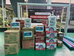 BUMN Salurkan Bantuan Makanan hingga Obat buat Korban Banjir Jabodetabek BUMN Salurkan Bantuan Makanan hingga Obat buat Korban Banjir Jabodetabek
