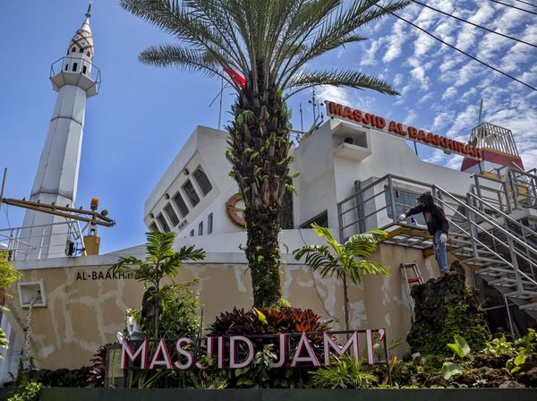 Cimahi Punya Masjid Unik Berbentuk Kapal Laut, Ini Potretnya