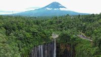 Destinasi Wisata Grojogan Sewu Ditutup Sementara