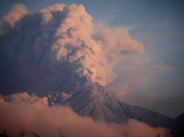 Gunung Berapi Fuego di Guatemala Meletus