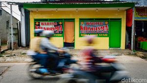 Hormati yang Puasa, Warteg Ditutup Tirai