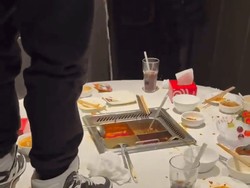 Jijik! 2 Remaja Buang Air Kecil di Hotpot Restoran