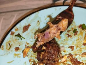 Jijik! Wanita Ini Terkejut Temukan Bangkai Tikus di Makanannya