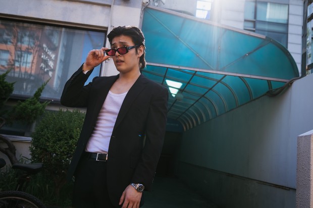 Kang Ha Neul di film YADANG: The Snitch/ Foto: soompi.com