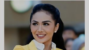 7 Foto Krisdayanti Kembali Jadi Mahasiswa, Ikut Orientasi Kampus