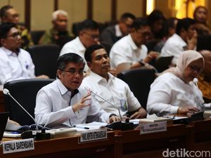 Menaker-Komisi IX DPR Bahas Sritex Menaker-Komisi IX DPR Bahas Sritex