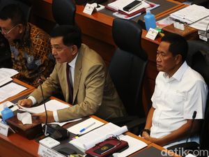 Menhan Bahas RUU TNI dengan Komisi I DPR