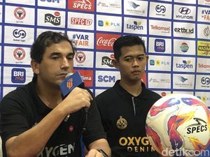 Reaksi Eduardo Almeida Usai Semen Padang Dibantai Persib Bandung 1-4 Reaksi Eduardo Almeida Usai Semen Padang Dibantai Persib Bandung 1-4