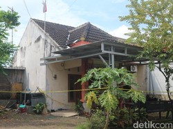 Video: Polisi Gerebek Rumah Perakitan Senjata di Bojonegoro