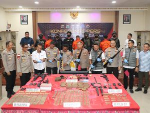 Polisi Bongkar Jaringan Penyuplai Senpi-Amunisi Lintas Provinsi ke KKB Papua Polisi Bongkar Jaringan Penyuplai Senpi-Amunisi Lintas Provinsi ke KKB Papua