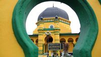 Potret Masjid Tertua Peninggalan Kesultanan di Medan