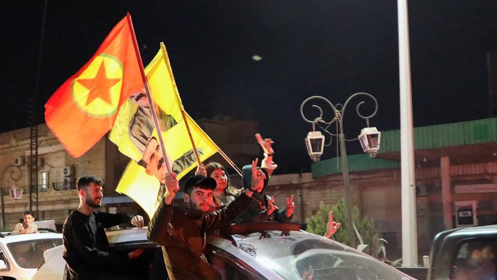 Rakyat Sambut Kesepakatan Damai Pemerintah Suriah-PKK Rakyat Sambut Kesepakatan Damai Pemerintah Suriah-PKK