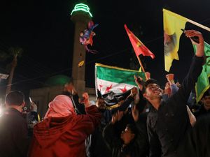 Video: Warga Qamishli Sambut Evakuasi Sipil dan Pejuang Kurdi dari Aleppo