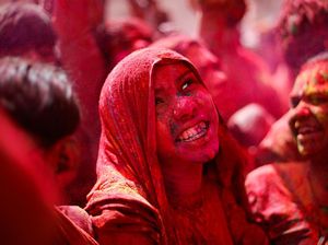 Semarak Festival Holi Tandai Awal Musim Semi di India