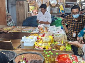 Sidak Pemkot Mataram Temukan Minyakita Kemasan 1 Liter Isinya 850 Ml Sidak Pemkot Mataram Temukan Minyakita Kemasan 1 Liter Isinya 850 Ml