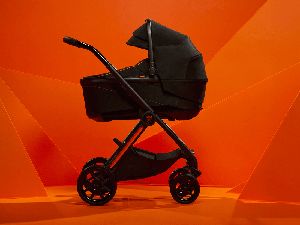 Lamborghini Luncurkan Stroller Bayi, Harga Rp 84 Jutaan Lamborghini Luncurkan Stroller Bayi, Harga Rp 84 Jutaan